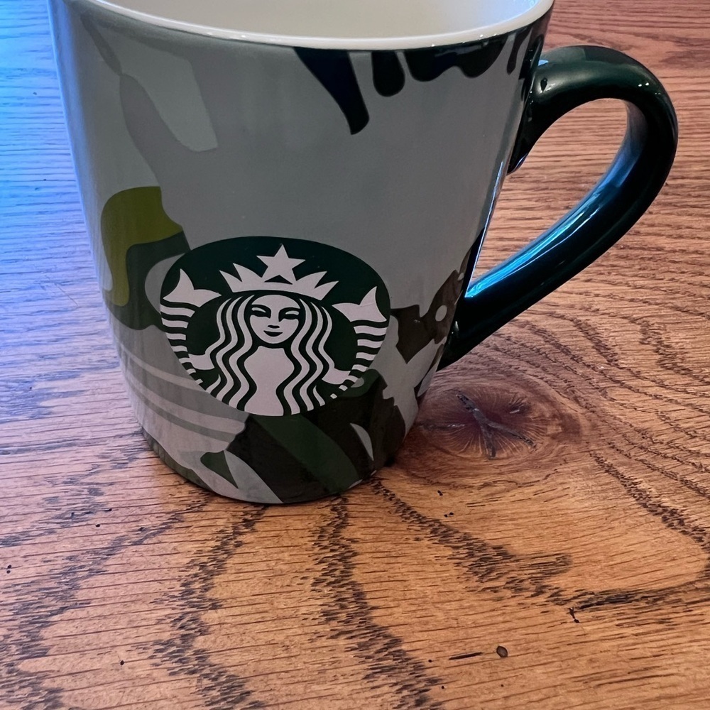 Starbucks Green Mermaid Coffee /Tea 10oz. Mug